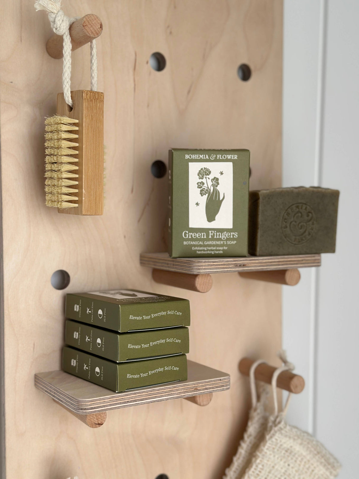 Gardener’s Natural Soap Bar - Pumice, Nettles & Geranium
