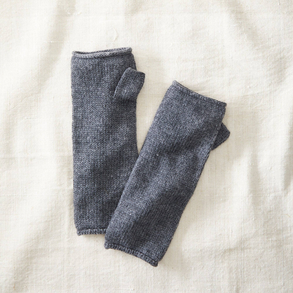SAGLO Unisex Luxury Merino Wristwarmers: Desert Beige
