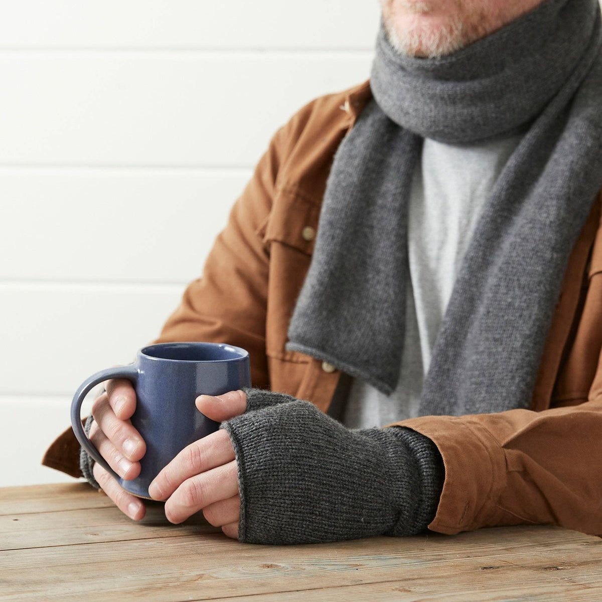SAGLO Unisex Luxury Merino Wristwarmers: Desert Beige
