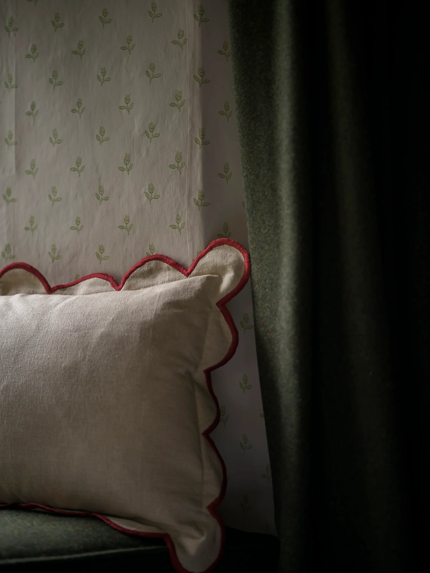 Scallop Cushion - Rust