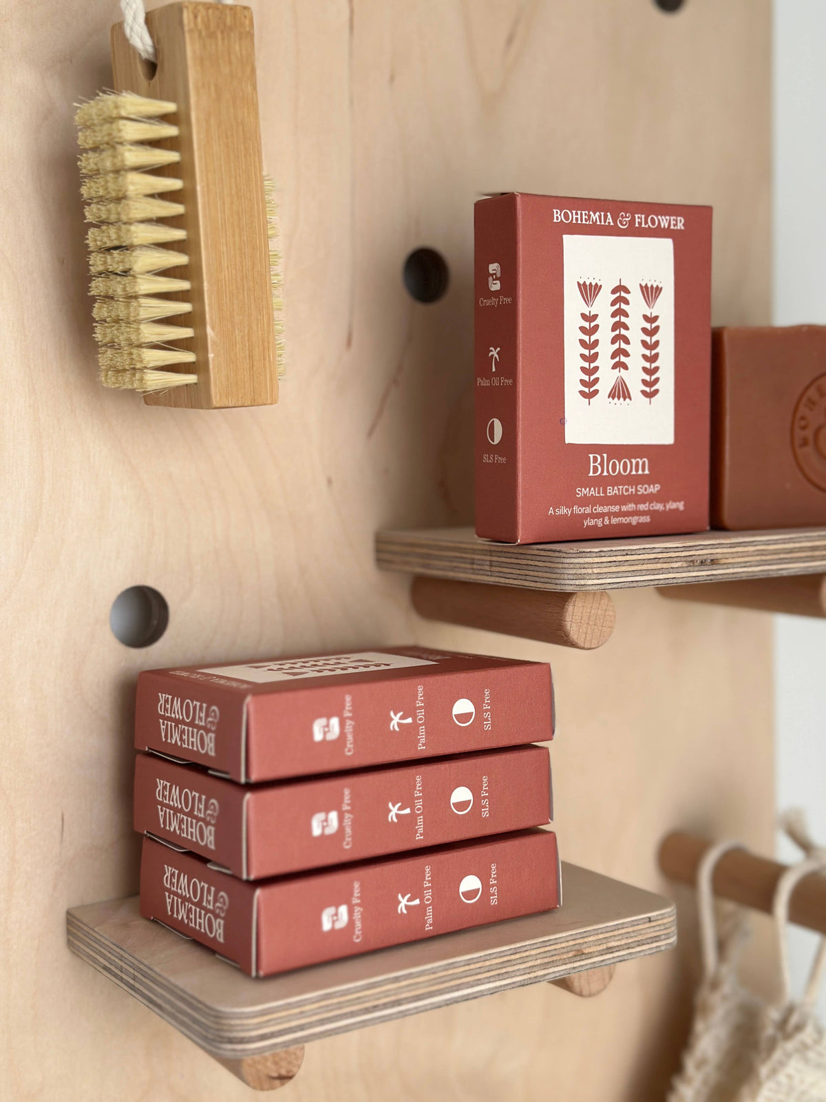 Red Clay Natural Soap Bar – Ylang Ylang & Lemongrass