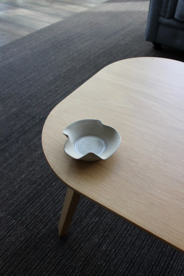 Wavy ceramic dish - buff