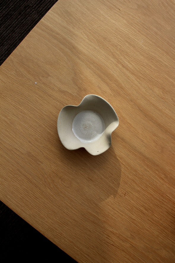 Wavy ceramic dish - buff